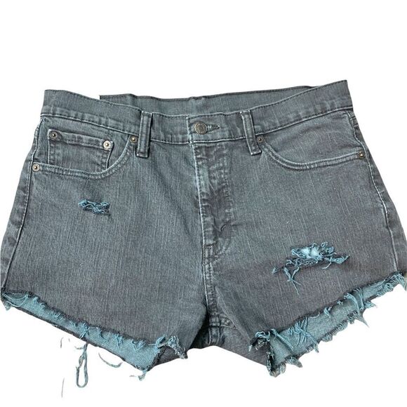 Levi’s Black Cut Off Shorts - Picture 2 of 9